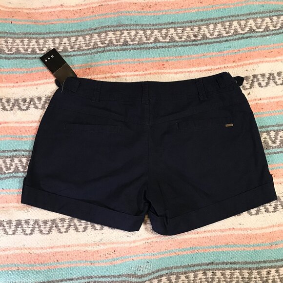 Mango Women's Pleated front design Navy Shorts w/ Pockets Sz 8 - Picture 7 of 12